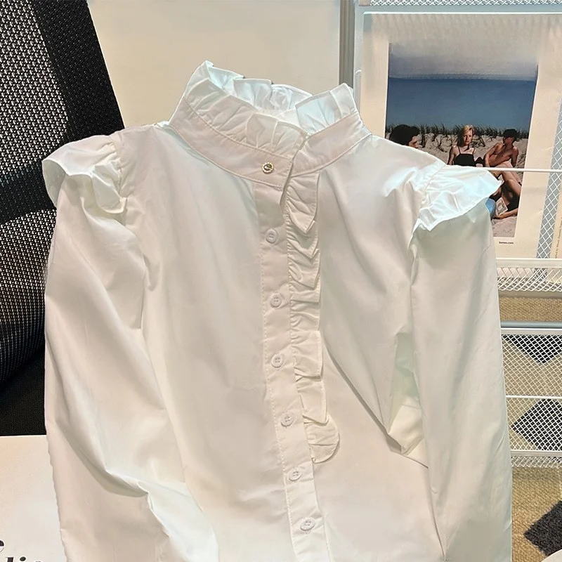 Белая блузка с золотыми пуговицами и кружевом, длинный рукав, для женщин, приятная к телу, дышащая, не дающая эффекта обтягивания, осенняя модная женская блузка
Белая блузка с золотыми пуговицами и кружевом, длинный рукав, для женщин, приятная к телу, дышащая, не дающая эффекта обтягивания, осенняя модная женская блузка