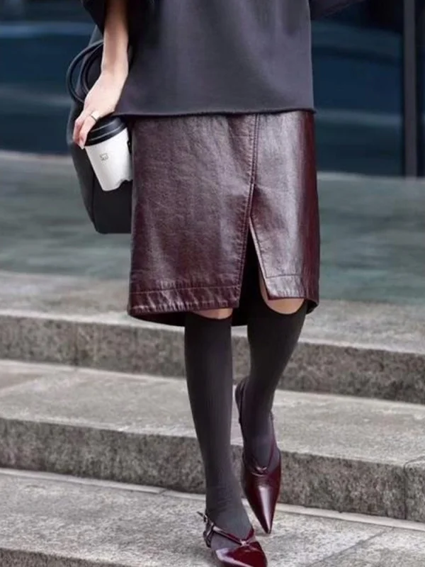 Autumn Winter Leather Skirt High Waist A-Line Midi Skirt Casual Split Design Ladies Fashion Trend High Waist A-Line Skirt
Autumn Winter Leather Skirt High Waist A-Line Midi Skirt Casual Split Design Ladies Fashion Trend High Waist A-Line Skirt
