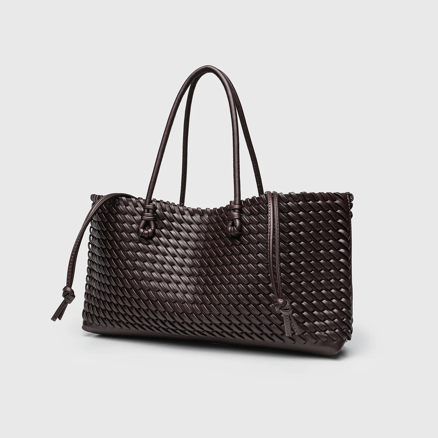 Luxury Chic Designer Diaper Bag For Women Large Capacity Tote Elegant Leather Crossbody Handbag For Fashionable And Practical
Luxury Chic Designer Diaper Bag For Women Large Capacity Tote Elegant Leather Crossbody Handbag For Fashionable And Practical