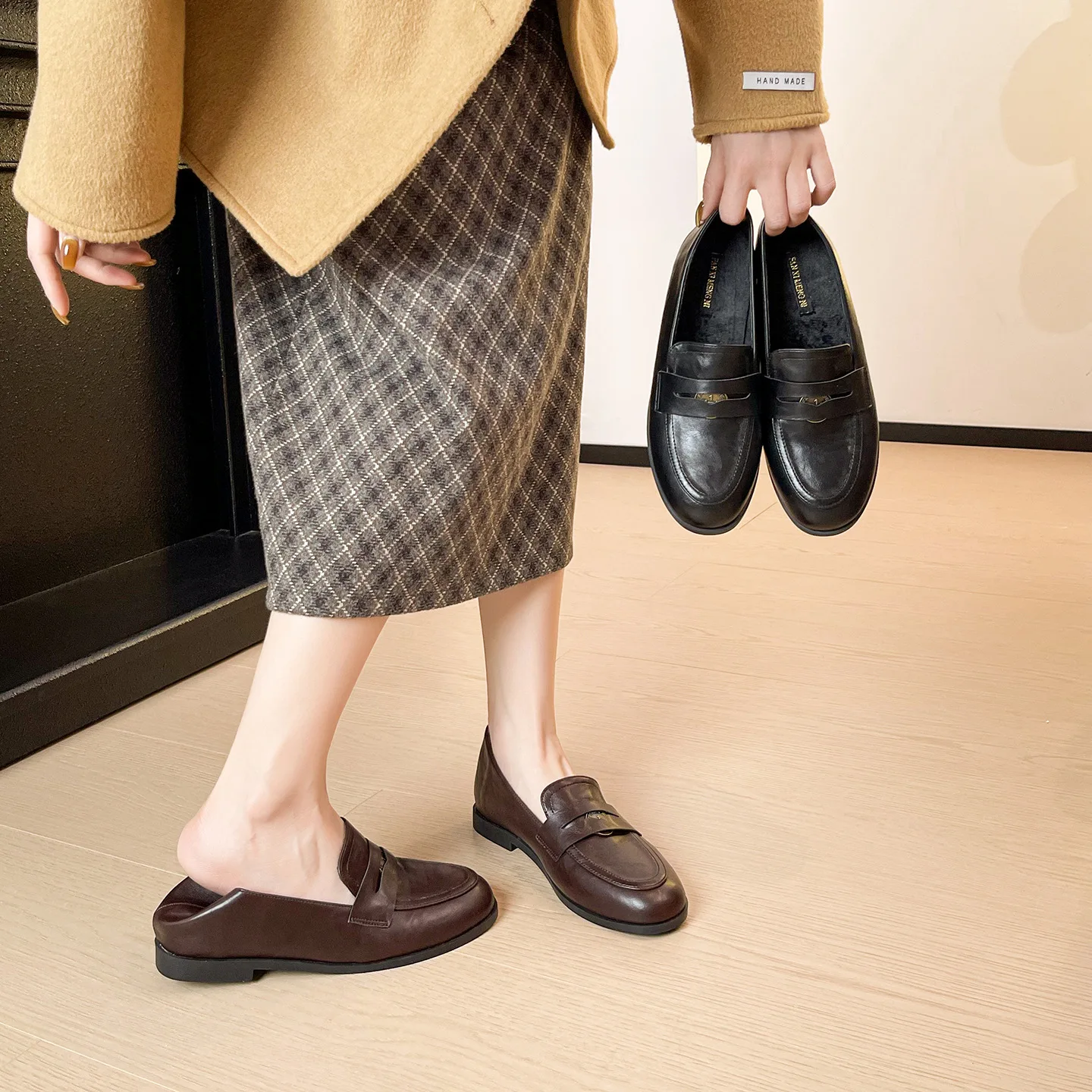 Women Genuine Leather Thick Bottom Slip-On Loafers Shoes JK Black Leather Shoes Women Soft Bottom Single Shoes Fashionable
Women Genuine Leather Thick Bottom Slip-On Loafers Shoes JK Black Leather Shoes Women Soft Bottom Single Shoes Fashionable