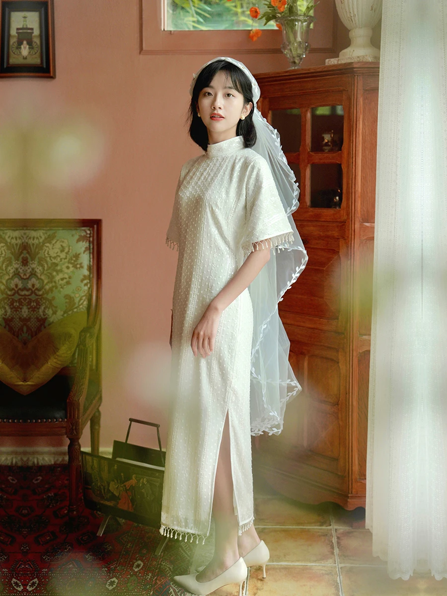 Длинное платье Momei весна-лето с боковой молнией, полностью закрывающее тело, из шифона, в традиционном китайском стиле, с четырьмя слоями.
Длинное платье Momei весна-лето с боковой молнией, полностью закрывающее тело, из шифона, в традиционном китайском стиле, с четырьмя слоями.