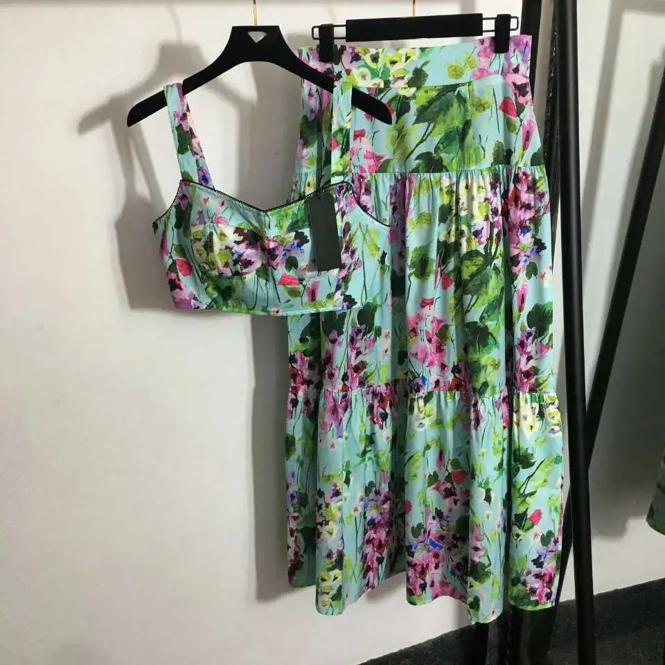 JAMERARY Fashion Two Piece Dress Sets Women Floral Print Sexy Bustier Corset Crop Tops + Pleated Long Maxi Skirts Suits Female
JAMERARY Fashion Two Piece Dress Sets Women Floral Print Sexy Bustier Corset Crop Tops + Pleated Long Maxi Skirts Suits Female