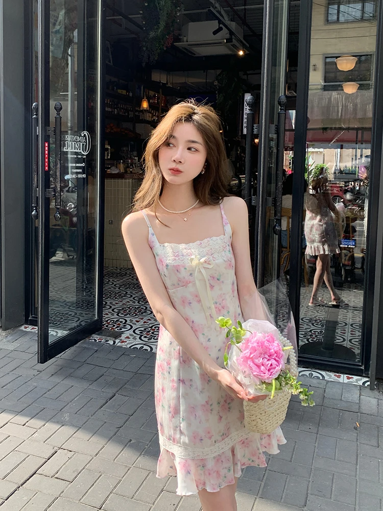 Летнее женское платье Chen Dauyu Pure Desire с кружевными бретелями, нежным цветочным принтом, короткой юбкой и шифоном, с завышенной талией
Летнее женское платье Chen Dauyu Pure Desire с кружевными бретелями, нежным цветочным принтом, короткой юбкой и шифоном, с завышенной талией