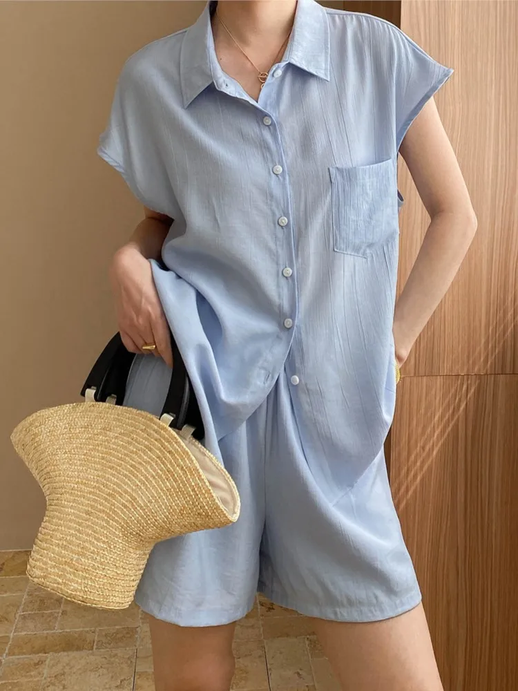 2025 Spring And Summer Women's Suit Casual Solid Color Lapel Short Sleeved Loose Shirt+high Waisted Loose Shorts 2 Piece Set
2025 Spring And Summer Women's Suit Casual Solid Color Lapel Short Sleeved Loose Shirt+high Waisted Loose Shorts 2 Piece Set