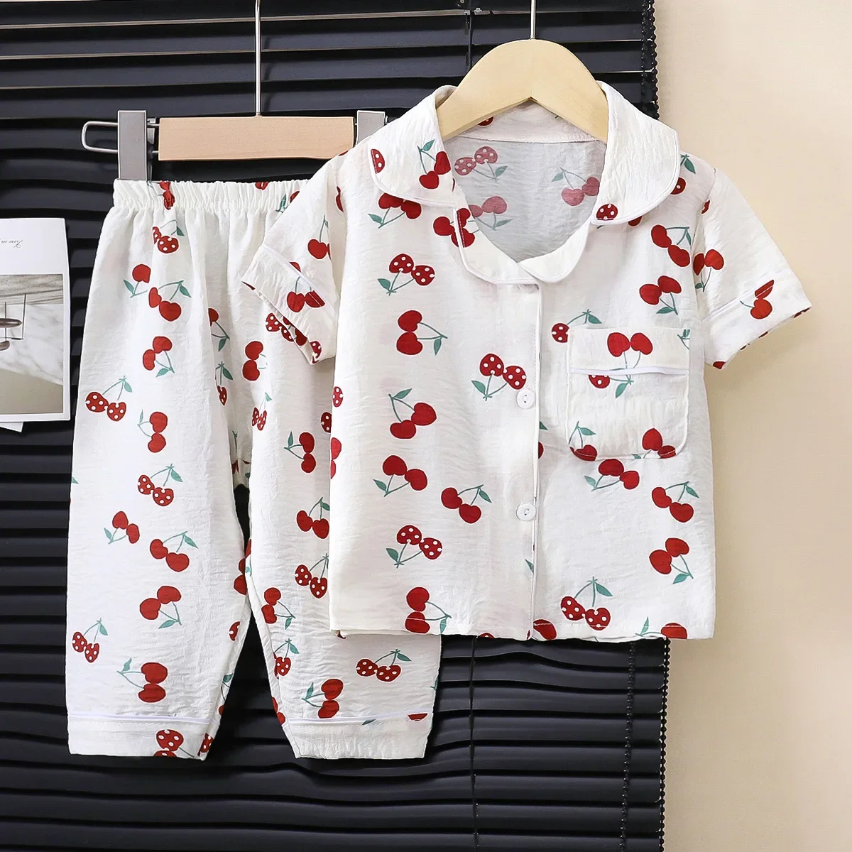 Children's Summer Pajamas Set Boys Girls Cartoon Print Short Sleeve Lapel Shirt + Pants Sleepwear Baby Casual Loose Homewear
Children's Summer Pajamas Set Boys Girls Cartoon Print Short Sleeve Lapel Shirt + Pants Sleepwear Baby Casual Loose Homewear