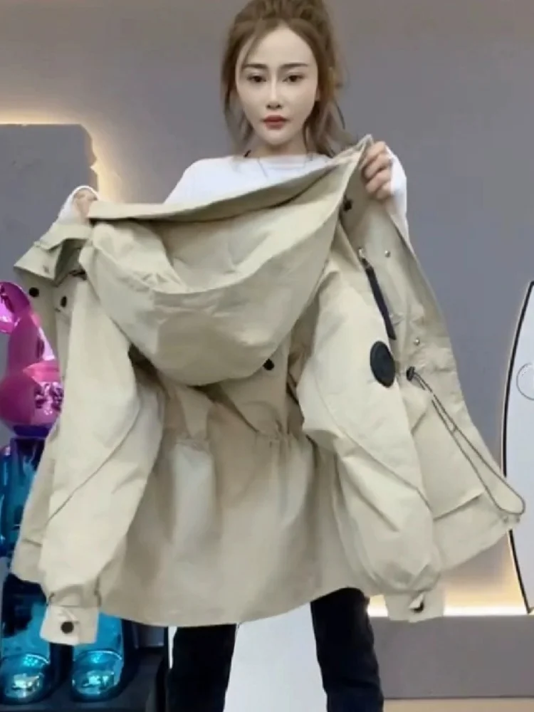 Женская хлопковая парка Jaet, весенне-осенняя новая повседневная рабочая одежда, ветровка с застежкой на талии, пальто на молнии с деталями
Женская хлопковая парка Jaet, весенне-осенняя новая повседневная рабочая одежда, ветровка с застежкой на талии, пальто на молнии с деталями