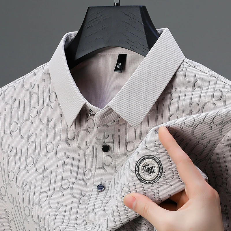 New men's short sleeved high-end polo shirt, light luxury printed top, cool and breathable casual 2024 summer lapel T-shirt
New men's short sleeved high-end polo shirt, light luxury printed top, cool and breathable casual 2024 summer lapel T-shirt