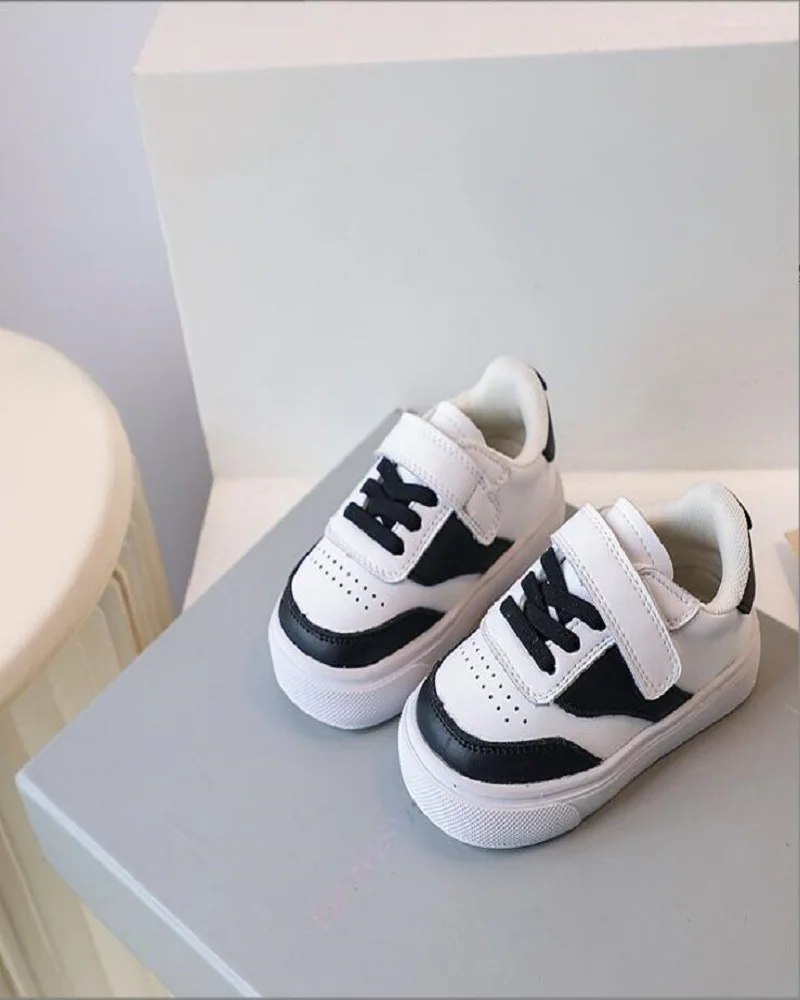 Children's Walking Shoes Autumn New Boys' Casual Shoes Soft Sole Baby Sports Shoes Girls' Board Shoes Baby Little White Shoes
Children's Walking Shoes Autumn New Boys' Casual Shoes Soft Sole Baby Sports Shoes Girls' Board Shoes Baby Little White Shoes
