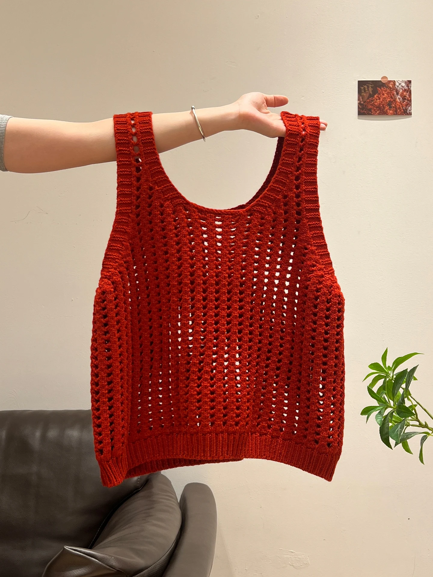 Red Knitted Hollow out round Neck Vest Women's Loose Style Spring 2026 Outerwear Top Commute Fashion Casual Basic Color
Red Knitted Hollow out round Neck Vest Women's Loose Style Spring 2026 Outerwear Top Commute Fashion Casual Basic Color