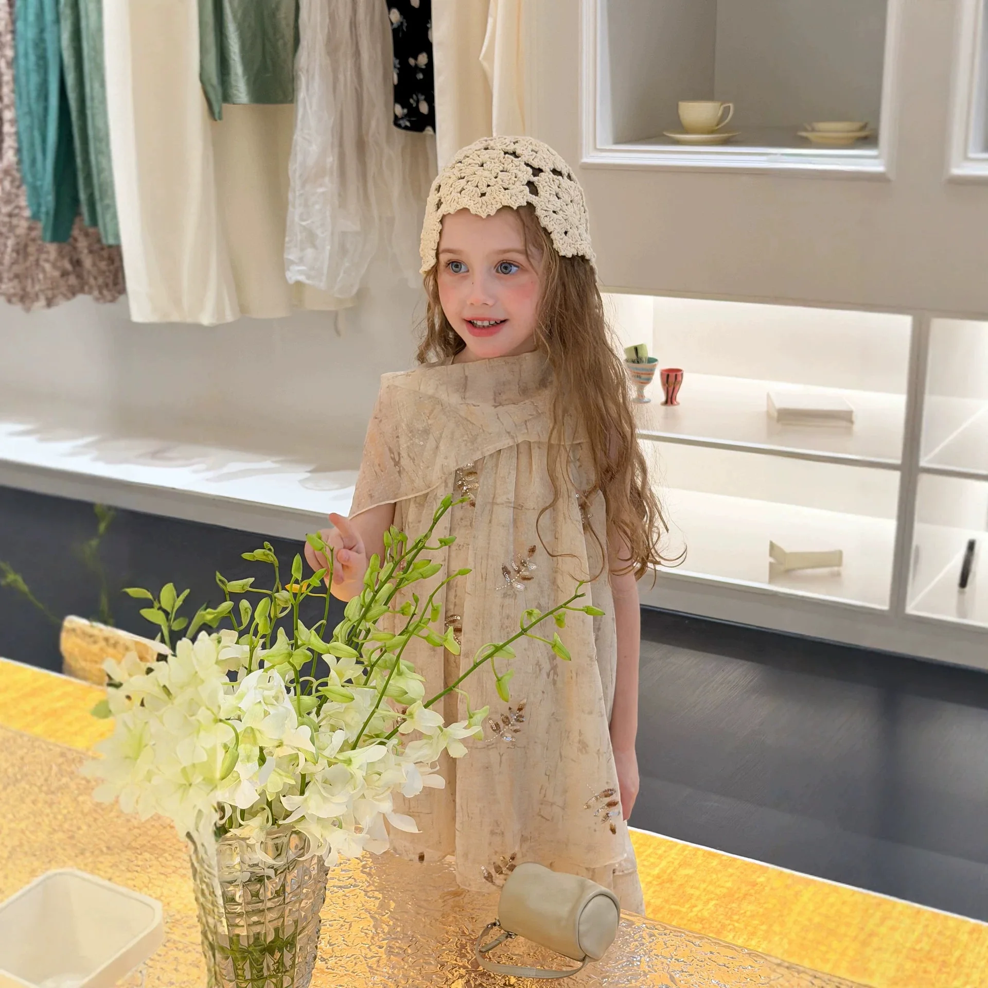 2026 Summer New Chinese Style Super Fashion Design with Shawl Vocation Style Fairy Skirt Little Girl Dress
2026 Summer New Chinese Style Super Fashion Design with Shawl Vocation Style Fairy Skirt Little Girl Dress