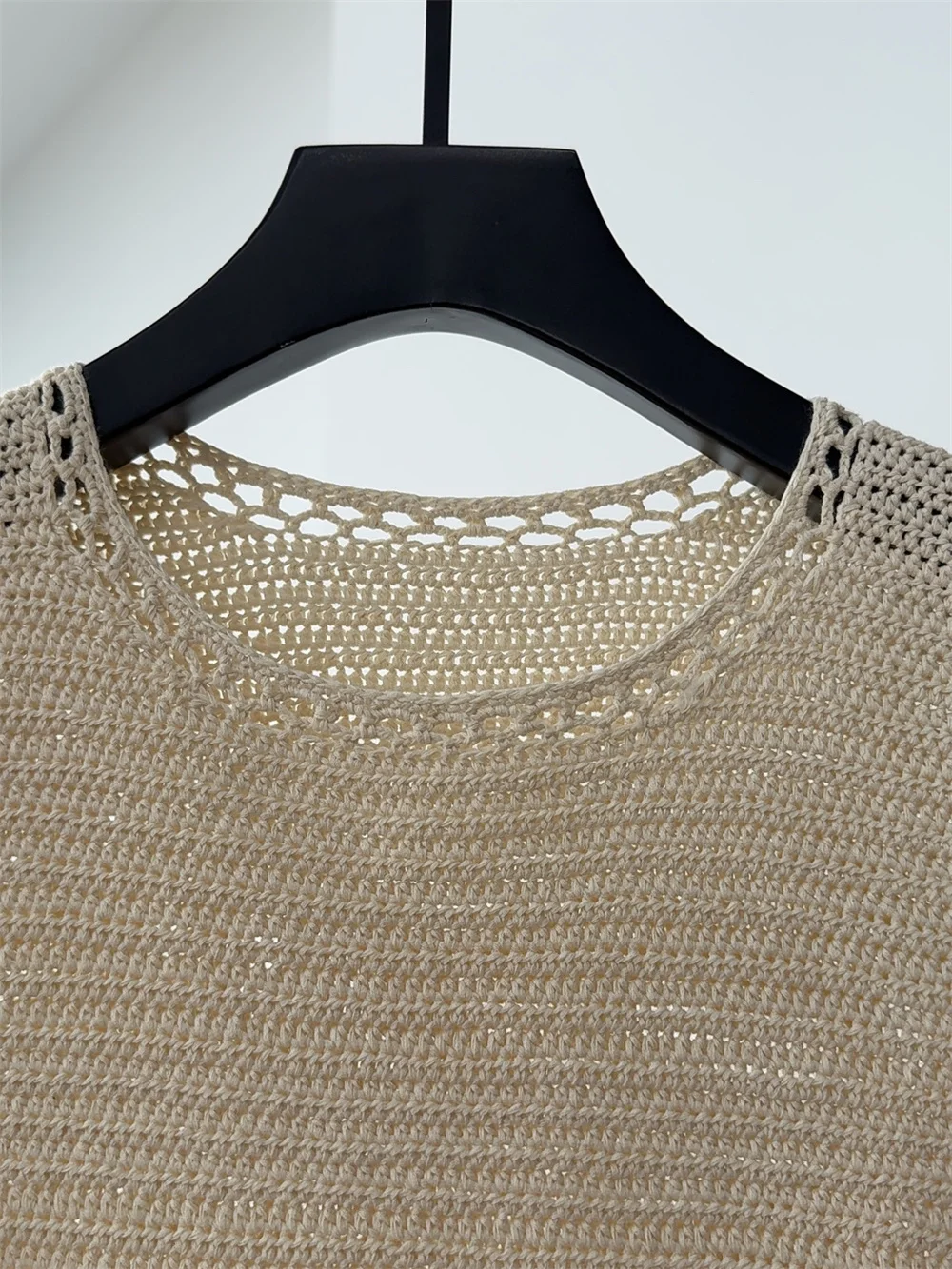 2026 Summer New Round Neck Hollow-Out Knit Short-Sleeve Knit T-Shirt Gentle Slimming Versatile Top
2026 Summer New Round Neck Hollow-Out Knit Short-Sleeve Knit T-Shirt Gentle Slimming Versatile Top