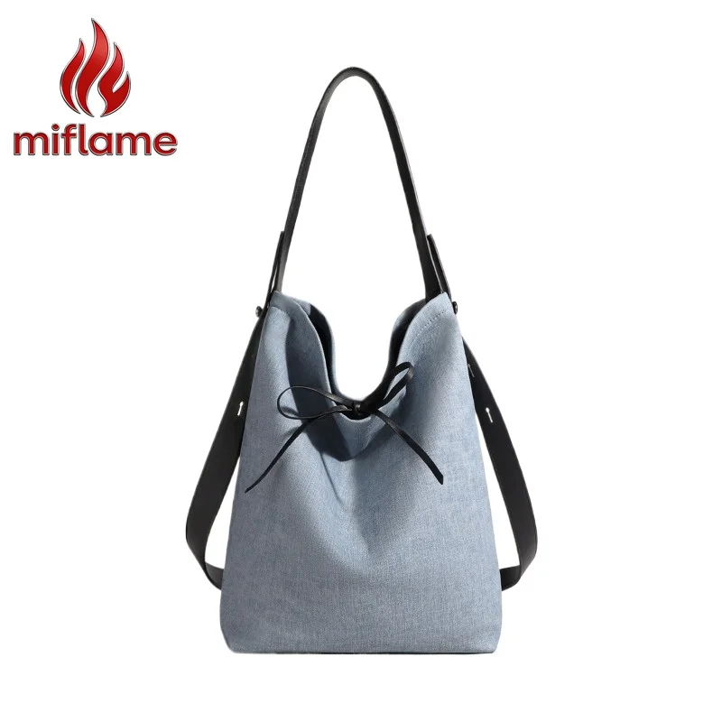 Women's Bucket Bag with Large Capacity Leather Drawstring Shoulder Underarm Commuter Summer Daily Bag
Women's Bucket Bag with Large Capacity Leather Drawstring Shoulder Underarm Commuter Summer Daily Bag