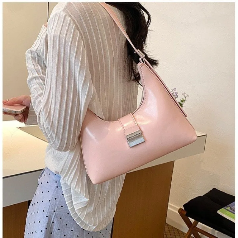 Elegant Simple Letter Logo Diaper Bag Luxury Crossbody Handbag For Women Designer Leather Tote Bag
Elegant Simple Letter Logo Diaper Bag Luxury Crossbody Handbag For Women Designer Leather Tote Bag