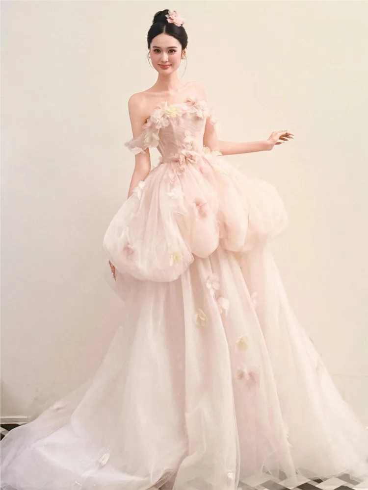 A new style of adult dress with pink flowers
A new style of adult dress with pink flowers