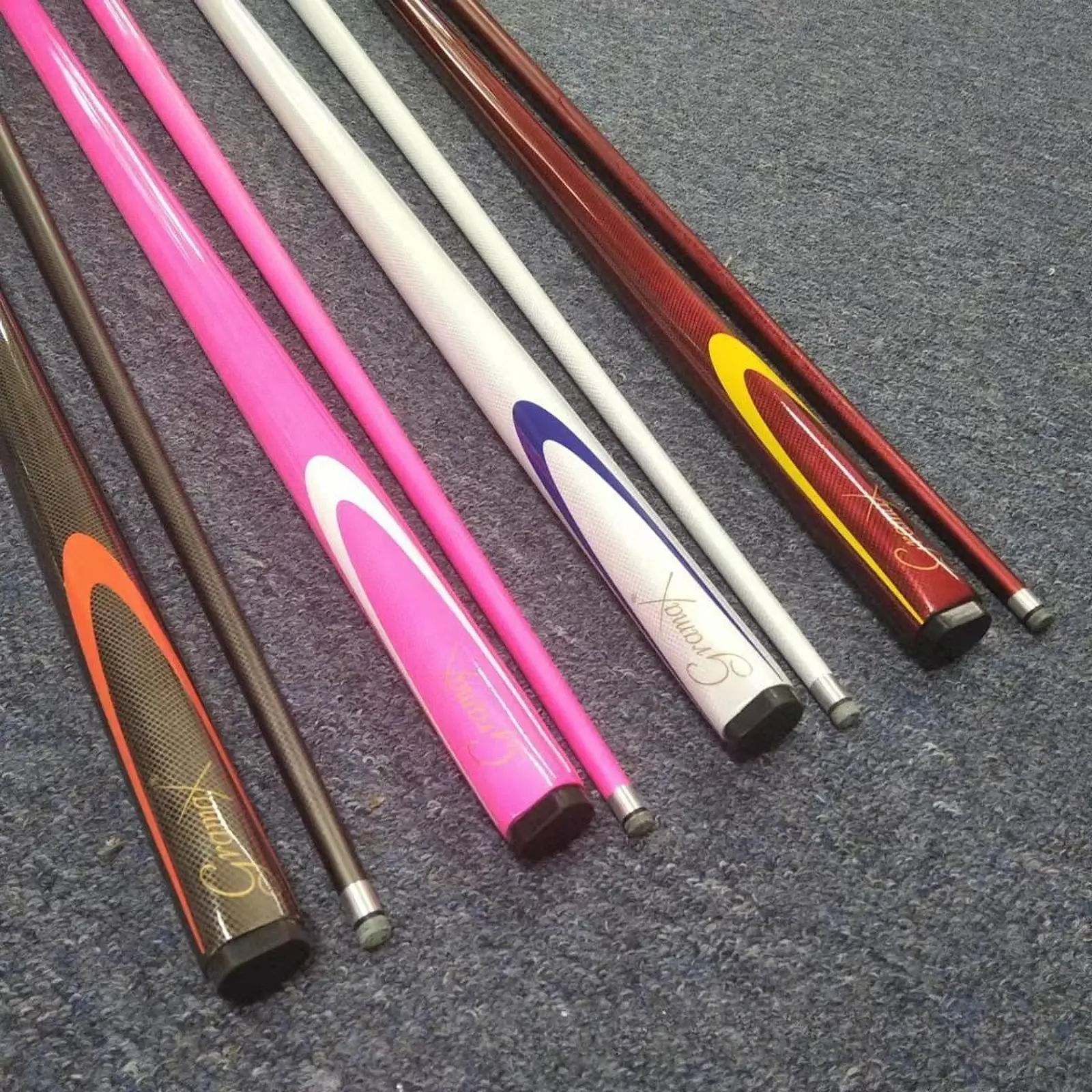 Carbon Fiber Billiard Cue 145cm Durable Pool Stick 9.5mm Tip for Adults Beginners Practice Home Bar
Carbon Fiber Billiard Cue 145cm Durable Pool Stick 9.5mm Tip for Adults Beginners Practice Home Bar