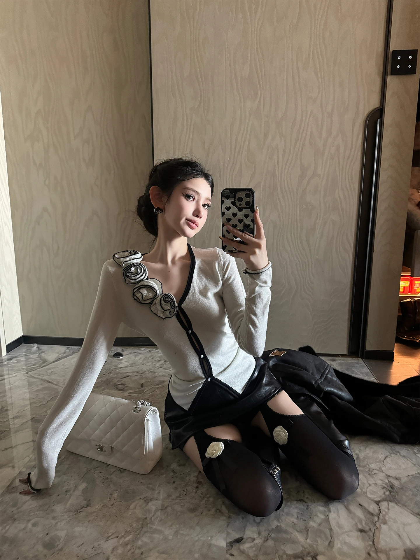 ChiclyNana Luxury V-Ne Long Sve Knitted Cardigan Women's Inner Wear Polyester Fiber French Sle Floral Decoration
ChiclyNana Luxury V-Ne Long Sve Knitted Cardigan Women's Inner Wear Polyester Fiber French Sle Floral Decoration