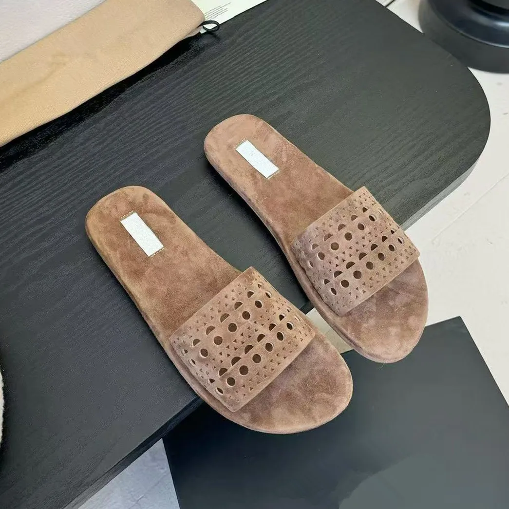 Designer Brand Fashionable Hollow One Word Dragged Female 2026 Summer New Flat Bottom Casual Versatile Outerwear Slippers
Designer Brand Fashionable Hollow One Word Dragged Female 2026 Summer New Flat Bottom Casual Versatile Outerwear Slippers