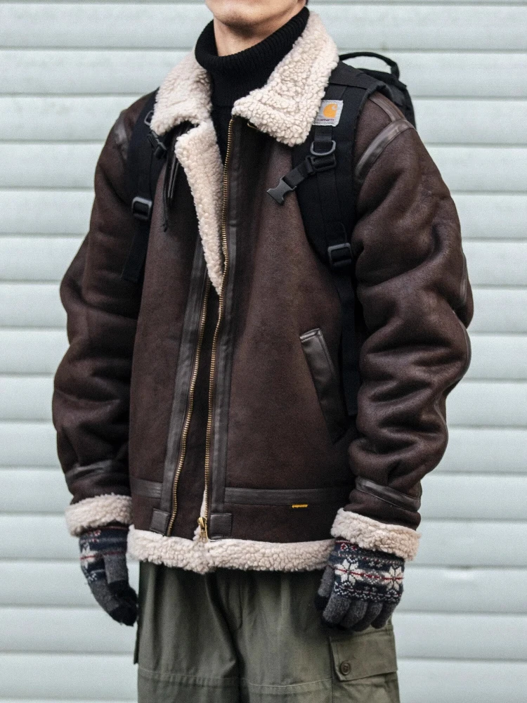 Винтажная замшевая куртка-шерпа, мужская куртка из искусственной овчины, зимняя утолщенная теплая куртка с воротником-стойкой, верхняя одежда на молнии спереди
Винтажная замшевая куртка-шерпа, мужская куртка из искусственной овчины, зимняя утолщенная теплая куртка с воротником-стойкой, верхняя одежда на молнии спереди