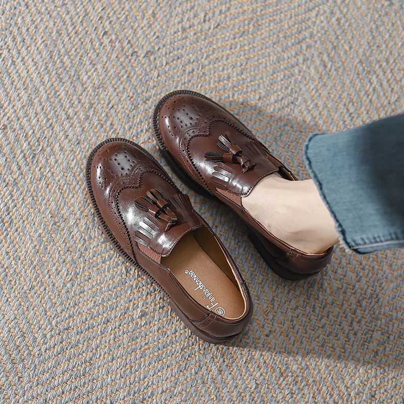 Retro British Style Tassel Flap Leather Flat Bottom Loafers Women's Fashion Single Shoes Autumn Winter Comfortable Slip-On Shoes
Retro British Style Tassel Flap Leather Flat Bottom Loafers Women's Fashion Single Shoes Autumn Winter Comfortable Slip-On Shoes