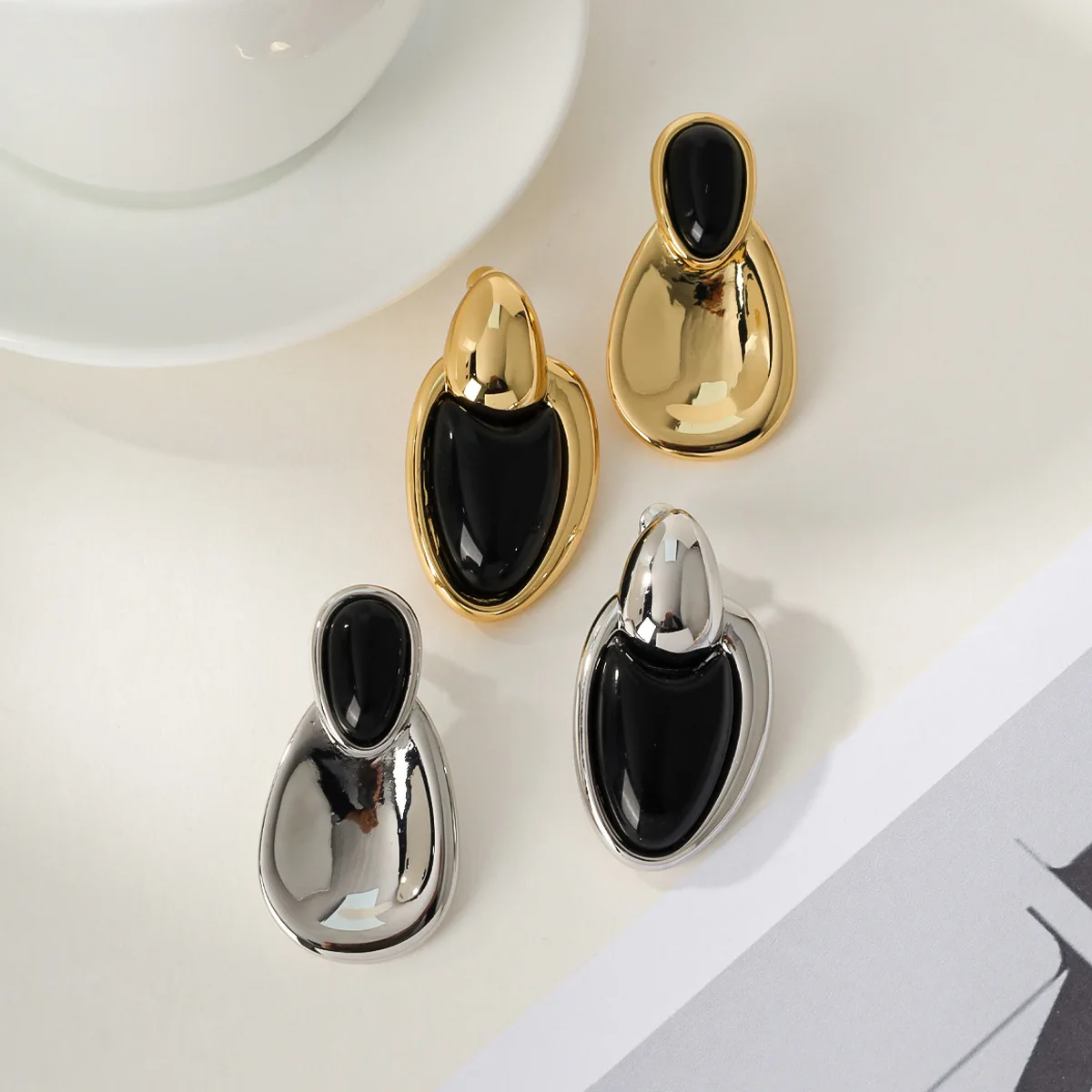 Brass With 18K Black Jade Stud Earrings Women Jewelry Punk Party T Show Gown Runway Korean Japan INS
Brass With 18K Black Jade Stud Earrings Women Jewelry Punk Party T Show Gown Runway Korean Japan INS