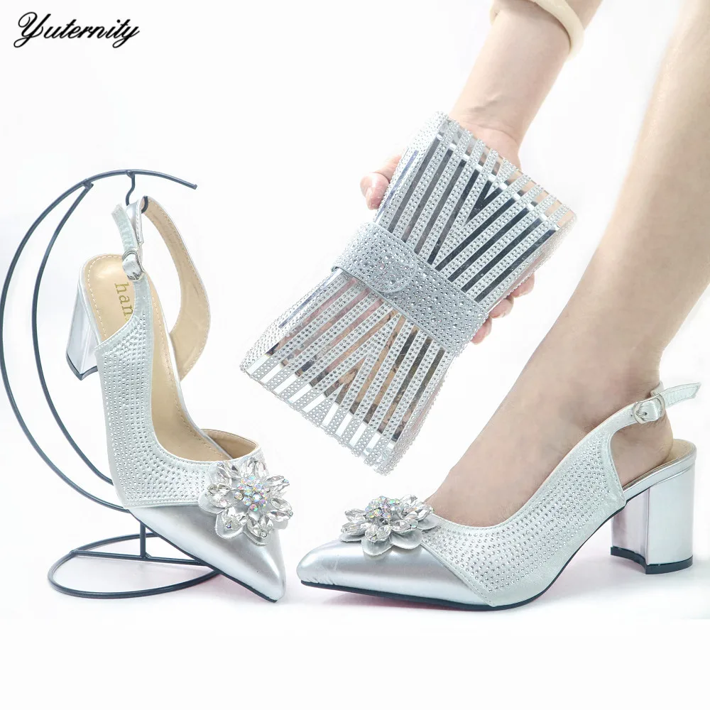 Latest African Rhinestone Shoes With Matching Bags For Wedding African Women Pumps Shoes And Bag To Match Set For Parties
Latest African Rhinestone Shoes With Matching Bags For Wedding African Women Pumps Shoes And Bag To Match Set For Parties