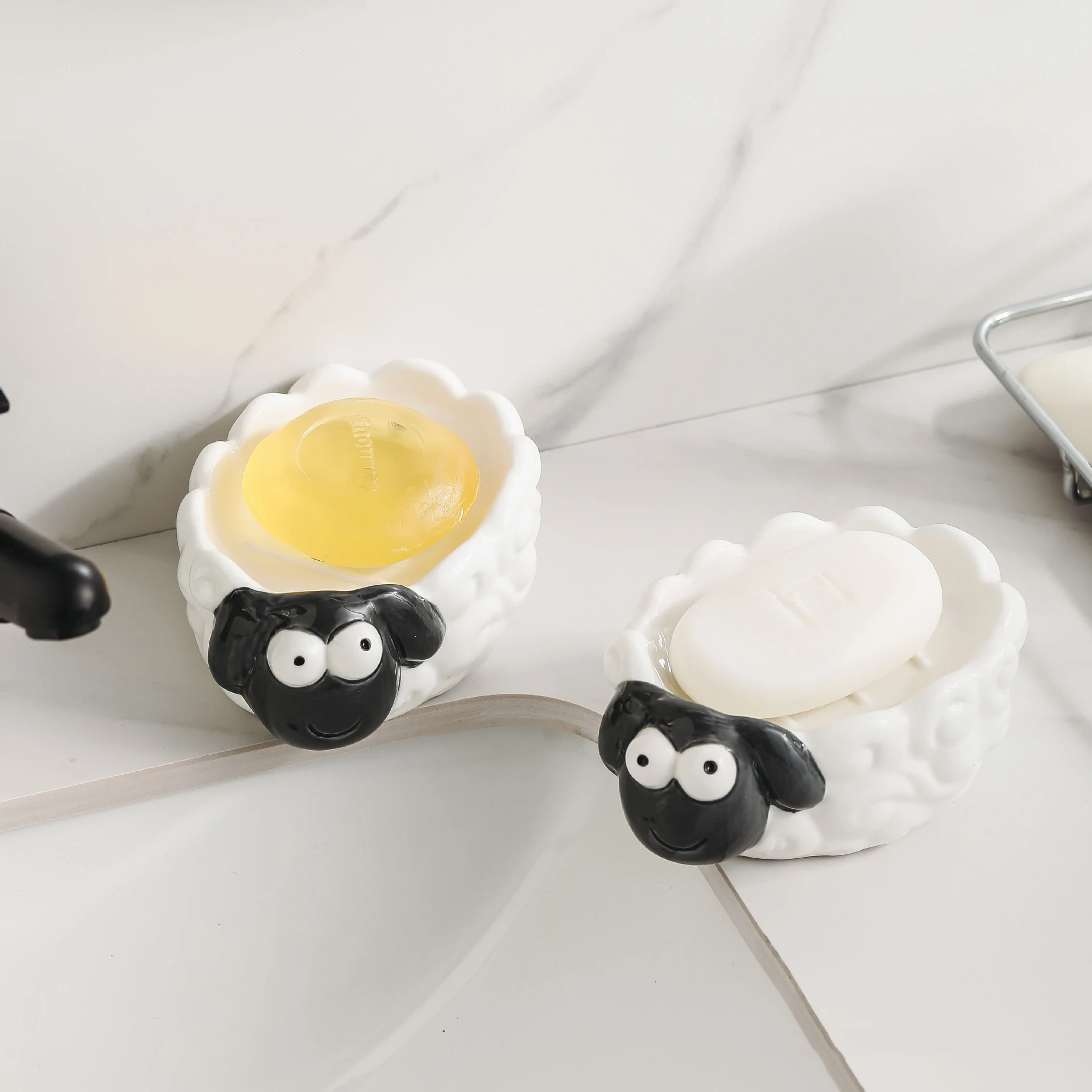1PC Ceramic Sheep Shape Soap Box Drain Soap Dish Bathroom Shower Soap Holder Sponge Storage Plate Kitchen Bathroom Accessories
1PC Ceramic Sheep Shape Soap Box Drain Soap Dish Bathroom Shower Soap Holder Sponge Storage Plate Kitchen Bathroom Accessories
