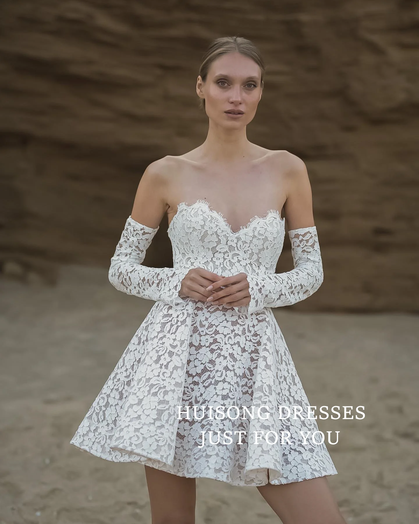 HUISONG Customized Short Wedding Dresses Lace Appliques Long Sleeves Sweetheart Mini Bridals Gowns Wedding Party Dress 2025
HUISONG Customized Short Wedding Dresses Lace Appliques Long Sleeves Sweetheart Mini Bridals Gowns Wedding Party Dress 2025
