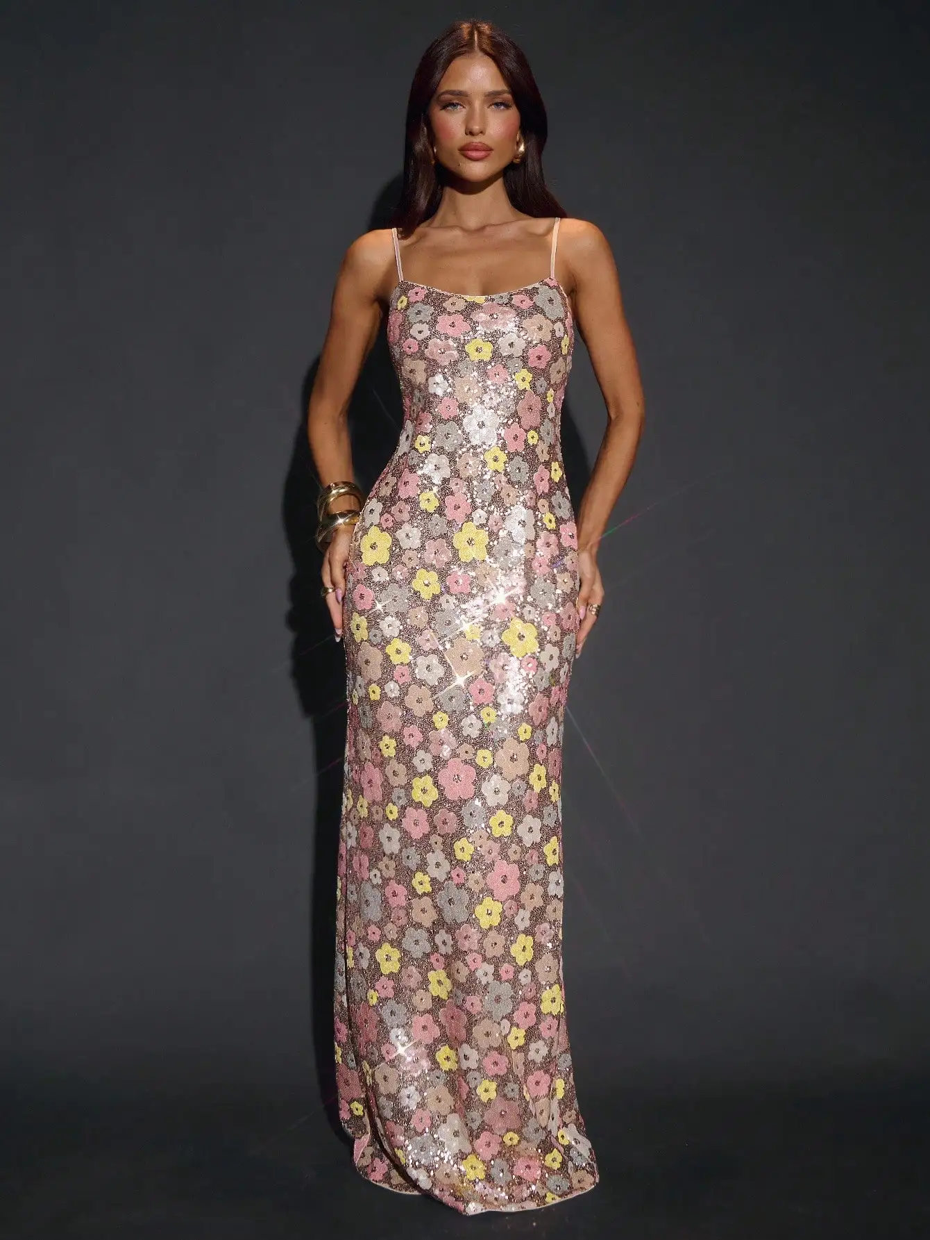 Floral Sequined Spaghetti Strap Evening Dress Floor-Length Elegant Sheath Back Slit
Floral Sequined Spaghetti Strap Evening Dress Floor-Length Elegant Sheath Back Slit