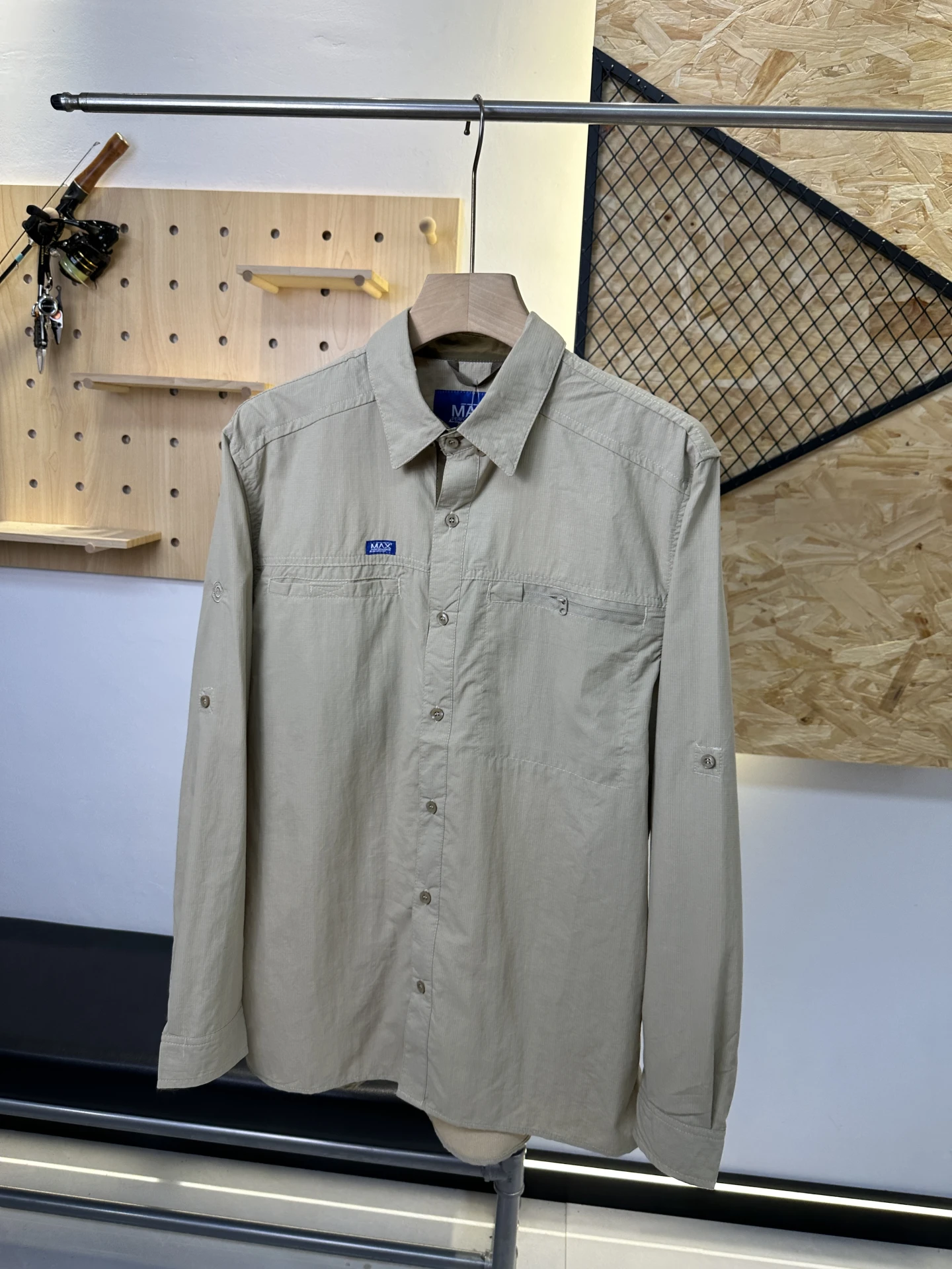 Регулируемая дышащая мужская рабочая одежда цвета хаки irt, серия рабочей одежды большого размера, защита от ультрафиолета, откидной воротник с несколькими кетами, европейский...
Регулируемая дышащая мужская рабочая одежда цвета хаки irt, серия рабочей одежды большого размера, защита от ультрафиолета, откидной воротник с несколькими кетами, европейский...