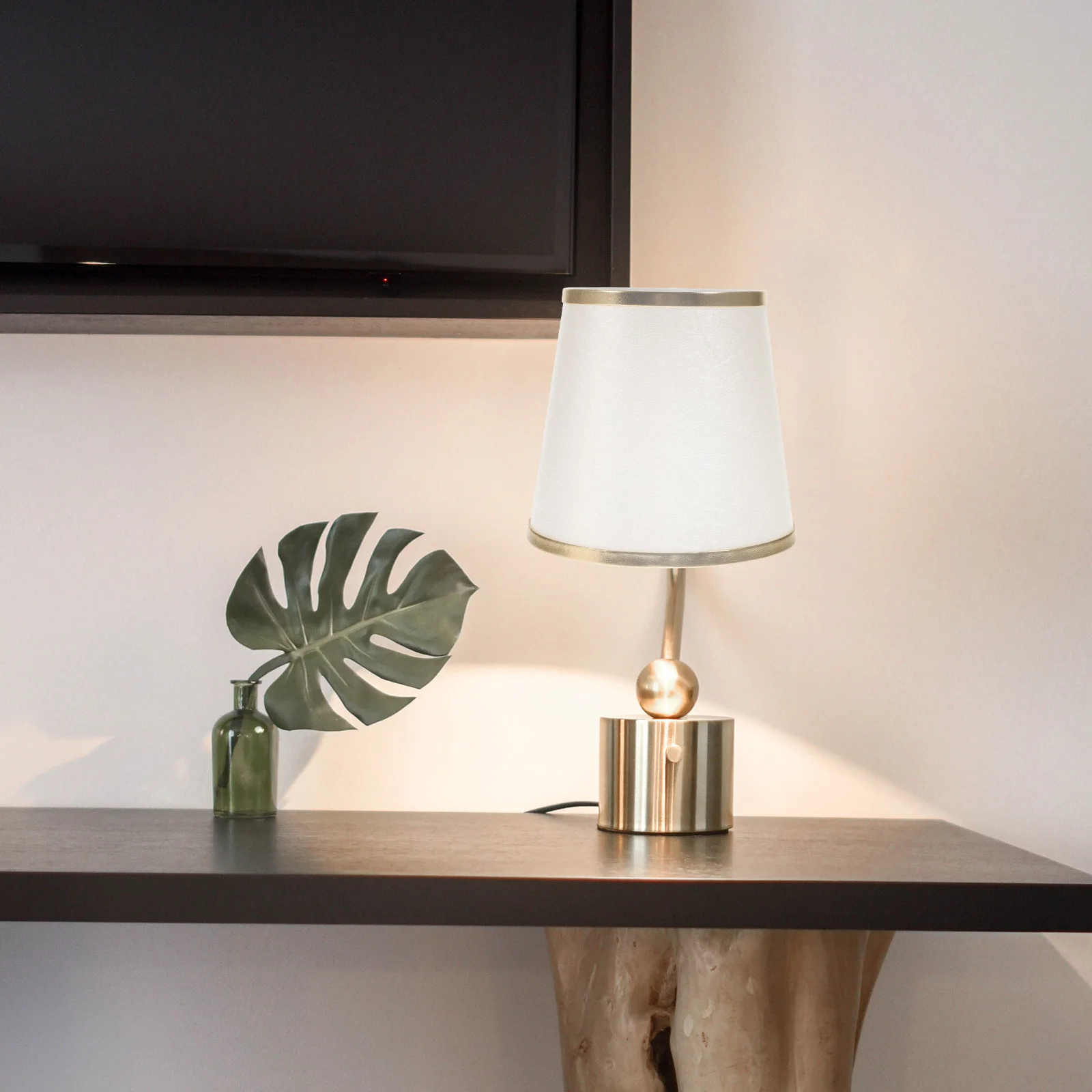 Маленький абажур-прищепка: современный светильник для стола, напольный или настенный, для гостиной, спальни, отеля, домашнего использования
Маленький абажур-прищепка: современный светильник для стола, напольный или настенный, для гостиной, спальни, отеля, домашнего использования