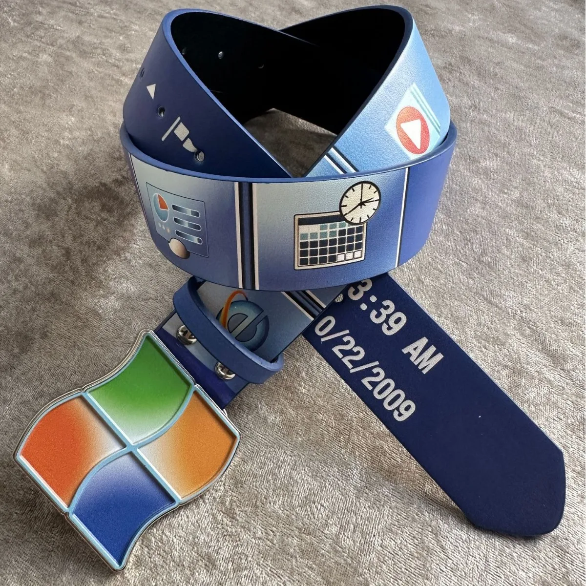 Fashion Retro Blue Tech Aesthetic Novelty Waist Belt Y2K Digital Style Waistband Unisex Men Women Streetwear Casual Accessory
Fashion Retro Blue Tech Aesthetic Novelty Waist Belt Y2K Digital Style Waistband Unisex Men Women Streetwear Casual Accessory