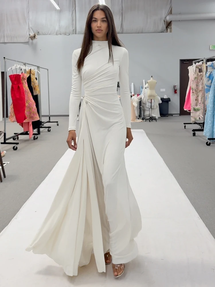 Women's White High-Neck High Slit Long Dresses with Ruched Detail Long Sleeve Evening Gown for Formal Events & Wedding Party
Women's White High-Neck High Slit Long Dresses with Ruched Detail Long Sleeve Evening Gown for Formal Events & Wedding Party