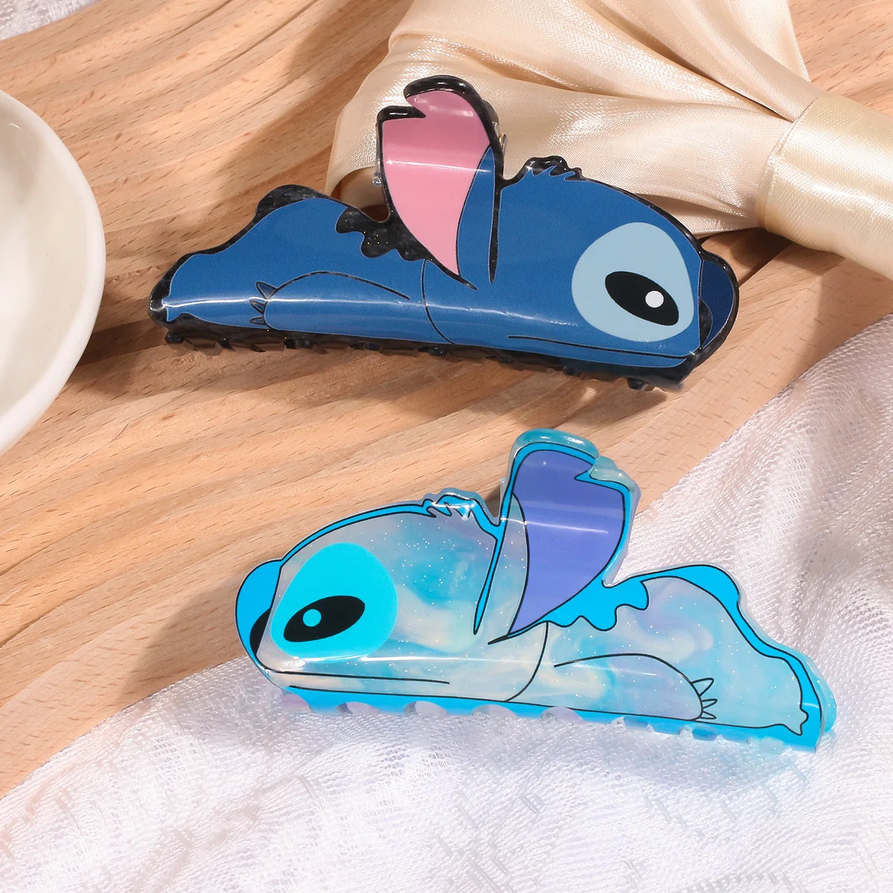 Disney Cute Stitch Delicate Cartoon Acrylic Hair Grip Headdress Back Of The Head Plate Hair Shark Clip Girl Gift
Disney Cute Stitch Delicate Cartoon Acrylic Hair Grip Headdress Back Of The Head Plate Hair Shark Clip Girl Gift