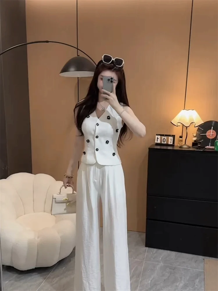 2025 summer new fashion set French style V-neck sleeveless vest high waisted pants elegant temperament two-piece set
2025 summer new fashion set French style V-neck sleeveless vest high waisted pants elegant temperament two-piece set