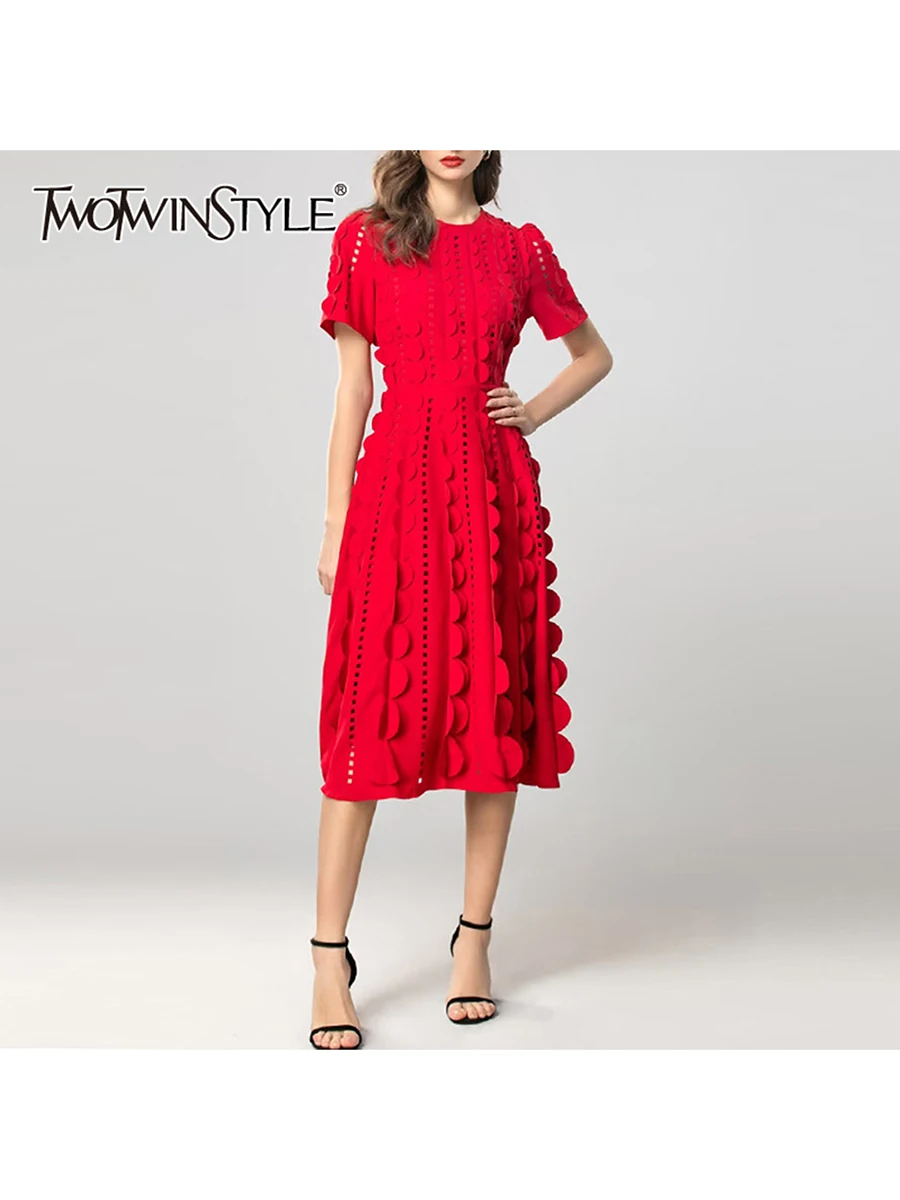 TWOTWINSTYLE однотонные ажурные утягивающие темпераментные платья для женщин с круглым вырезом и коротким рукавом с высокой талией платье женский модный стиль
TWOTWINSTYLE однотонные ажурные утягивающие темпераментные платья для женщин с круглым вырезом и коротким рукавом с высокой талией платье женский модный стиль