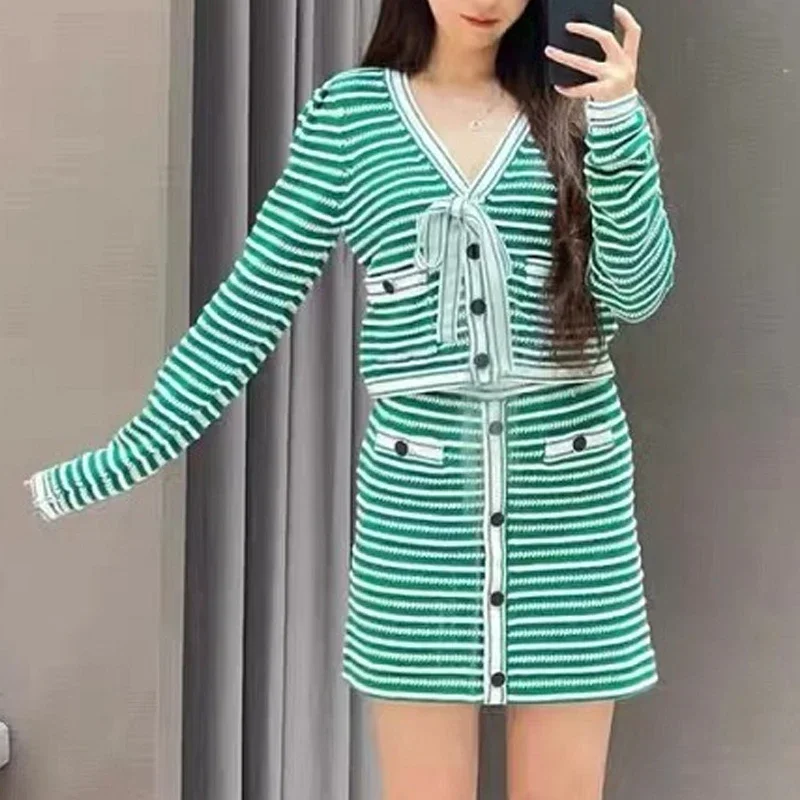 Elegant Lady Knitted Striped Skirts Set Vintage Long Sleeve Loose Cardiagns Spring 2023 Casual High Waist Skirts Suit for Women
Elegant Lady Knitted Striped Skirts Set Vintage Long Sleeve Loose Cardiagns Spring 2023 Casual High Waist Skirts Suit for Women