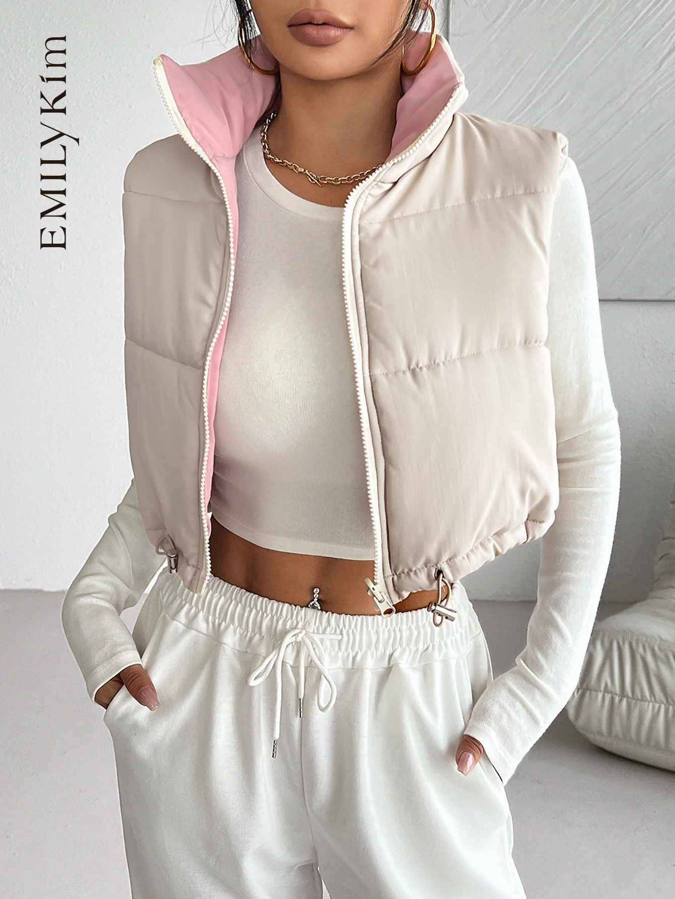 Autumn And Winter Women's Short Cotton Down Vest Short Stand-up Collar Warm Sleeveless Reversible Vest Outdoor Travel Jacket Top
Autumn And Winter Women's Short Cotton Down Vest Short Stand-up Collar Warm Sleeveless Reversible Vest Outdoor Travel Jacket Top