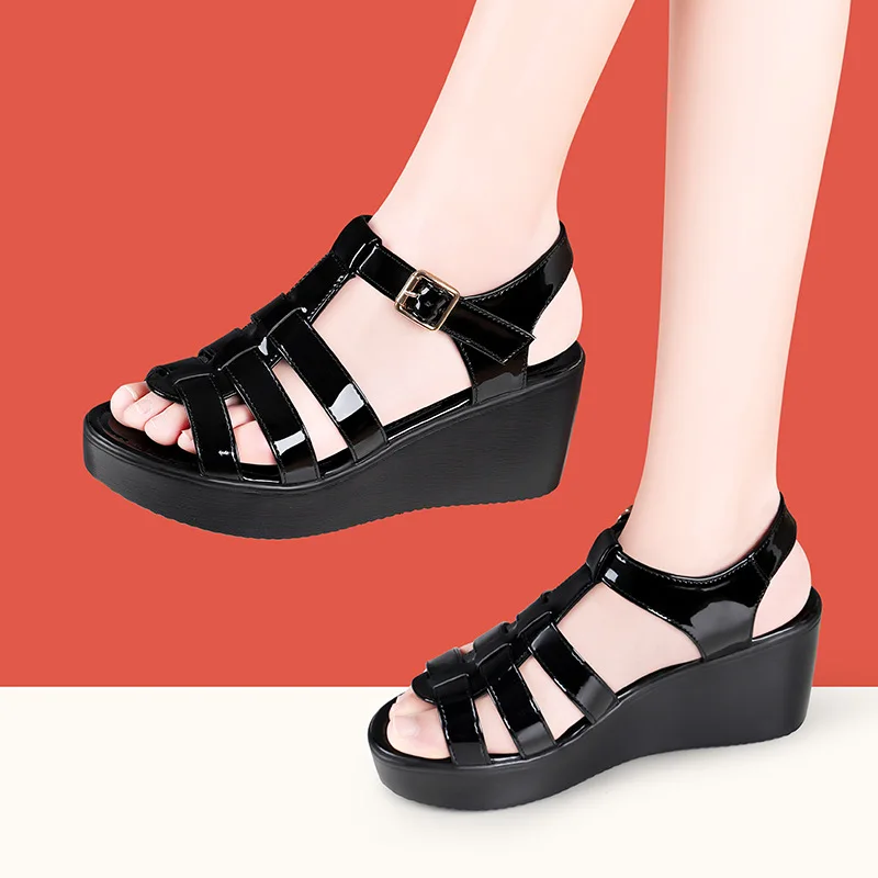 6cm Quality Comfortable Black Bright Leather Shoes Platform Wedges Sandals 2025 Summer Med Heels Gladiator Sandals Office Mom
6cm Quality Comfortable Black Bright Leather Shoes Platform Wedges Sandals 2025 Summer Med Heels Gladiator Sandals Office Mom