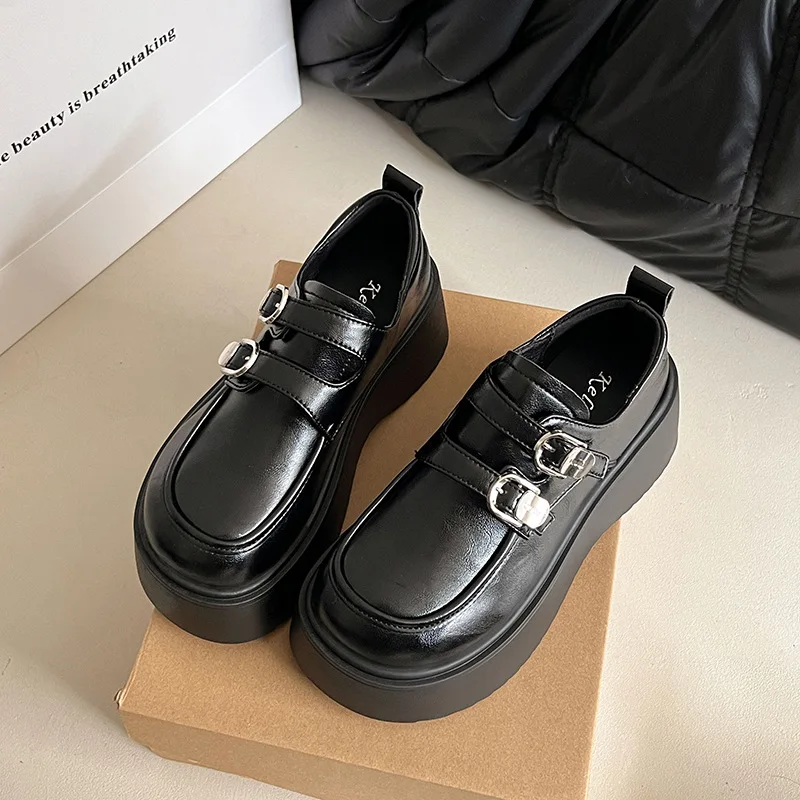 Retro height-increasing thick-soled small leather shoes for women, British style 2025 autumn new style loafers paired with skirt
Retro height-increasing thick-soled small leather shoes for women, British style 2025 autumn new style loafers paired with skirt
