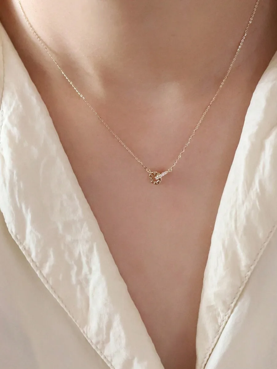 Delicate Loop Pendant Necklace, Fashion Collarbone Chain For Wedding Bridal Occasion
Delicate Loop Pendant Necklace, Fashion Collarbone Chain For Wedding Bridal Occasion