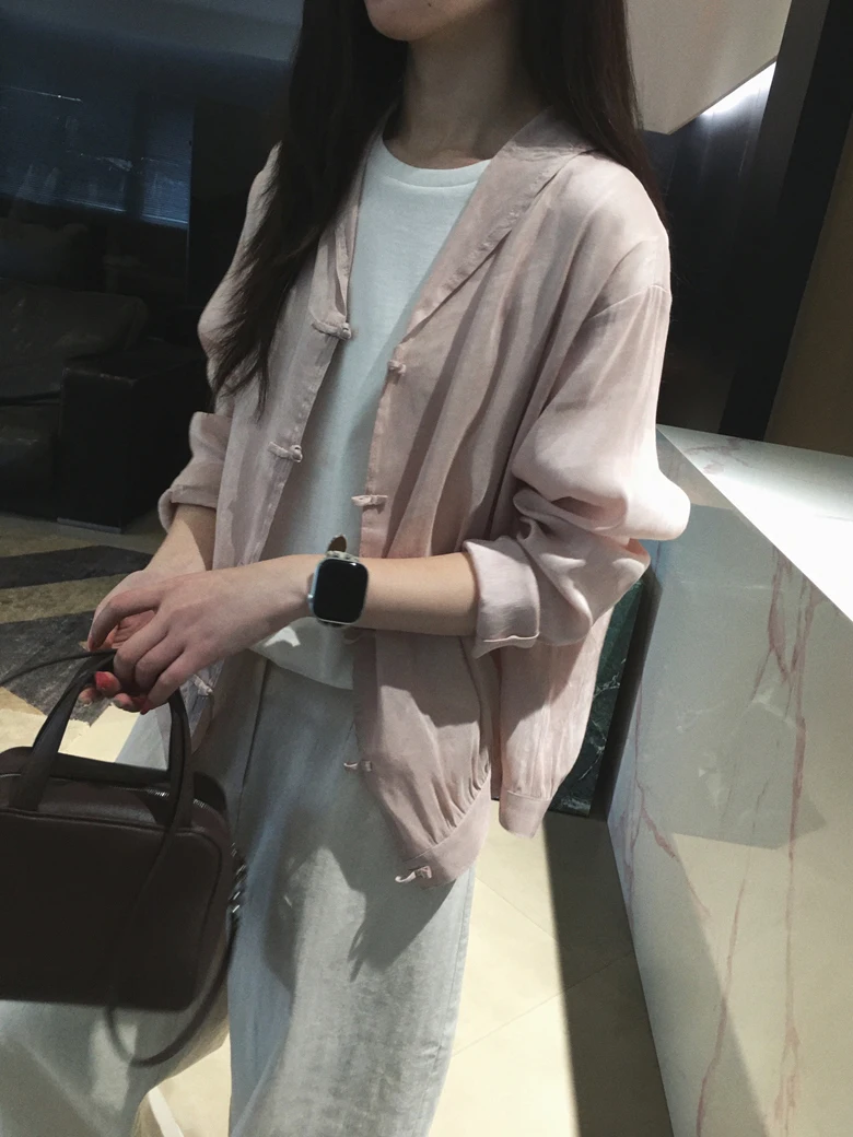 Cuijia Customized Silk Linen Weave New Chinese Style Shirt Collar One Row Button Green Olive Neck Top Long Sleeve V-neck Regu...
Cuijia Customized Silk Linen Weave New Chinese Style Shirt Collar One Row Button Green Olive Neck Top Long Sleeve V-neck Regu...