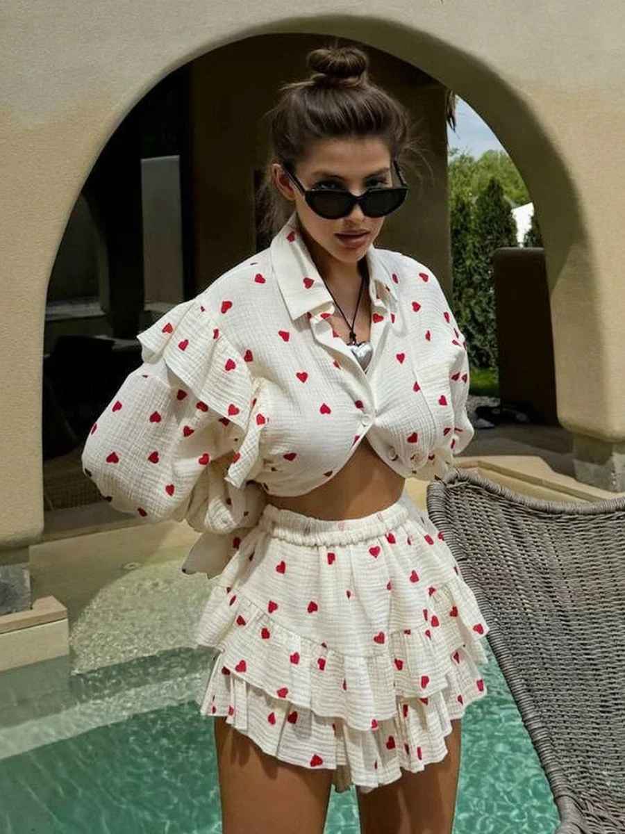 2025 Fashion Love Printed Long Sleeved Shorts Set Women's Spring New Mushroom Edge Shirt Loose Shorts 2-Piece Set Matching Sets
2025 Fashion Love Printed Long Sleeved Shorts Set Women's Spring New Mushroom Edge Shirt Loose Shorts 2-Piece Set Matching Sets