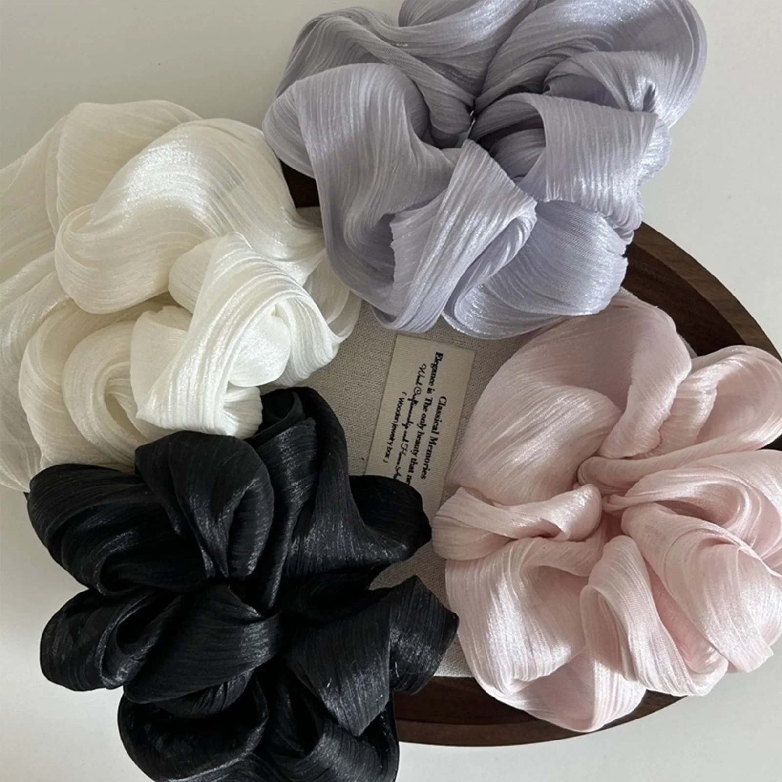 Pearl Sheen Hair Scrunchies for Women High Gloss Hair Bands Thick Elastic Ponytail Holders Elegant for Bridal Casual Occasions
Pearl Sheen Hair Scrunchies for Women High Gloss Hair Bands Thick Elastic Ponytail Holders Elegant for Bridal Casual Occasions