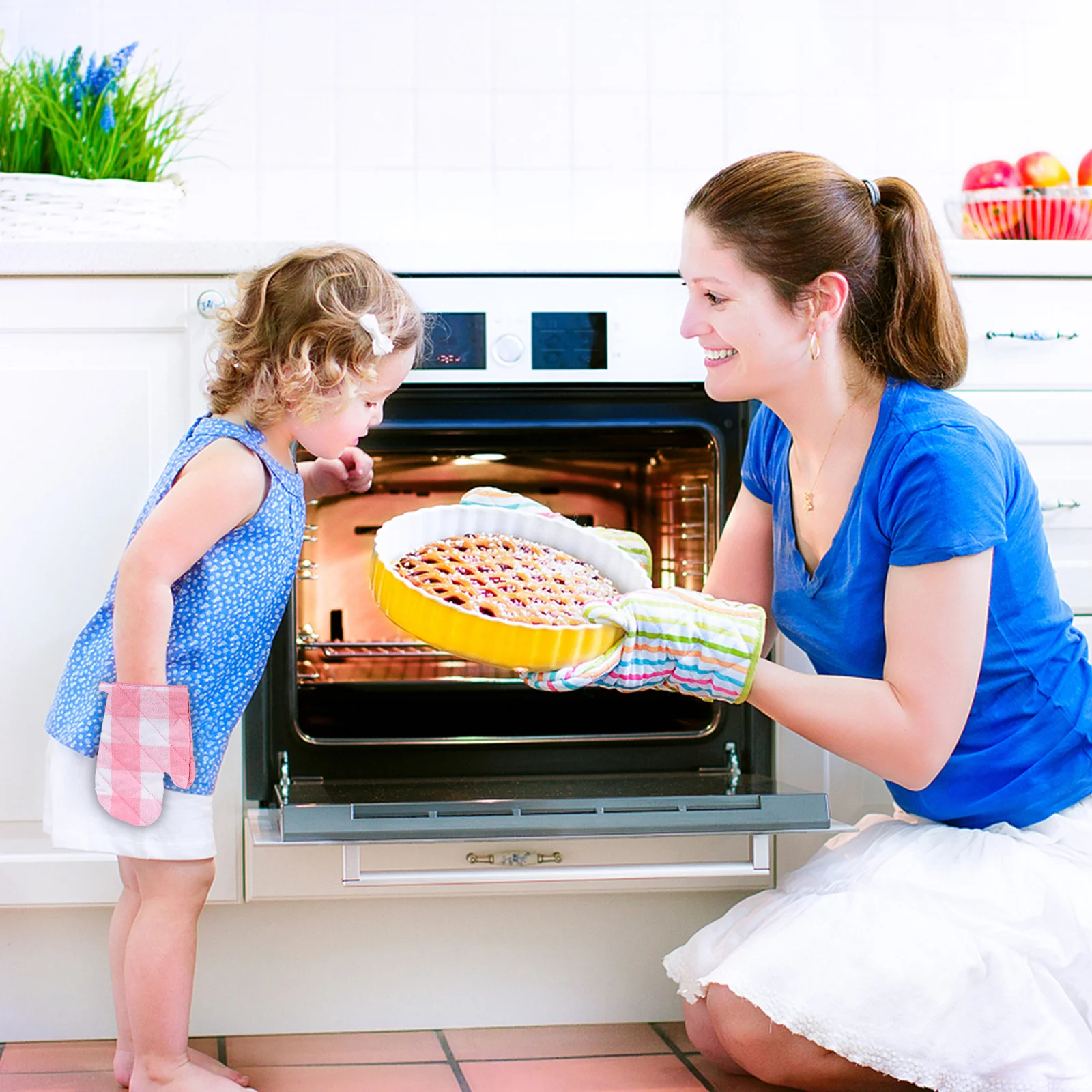 2Pcs Plaid Heat Resistant Microwave Oven Gloves Thickened Baking Cooking Mitts Kitchen Gloves Microwave Oven Mitts
2Pcs Plaid Heat Resistant Microwave Oven Gloves Thickened Baking Cooking Mitts Kitchen Gloves Microwave Oven Mitts