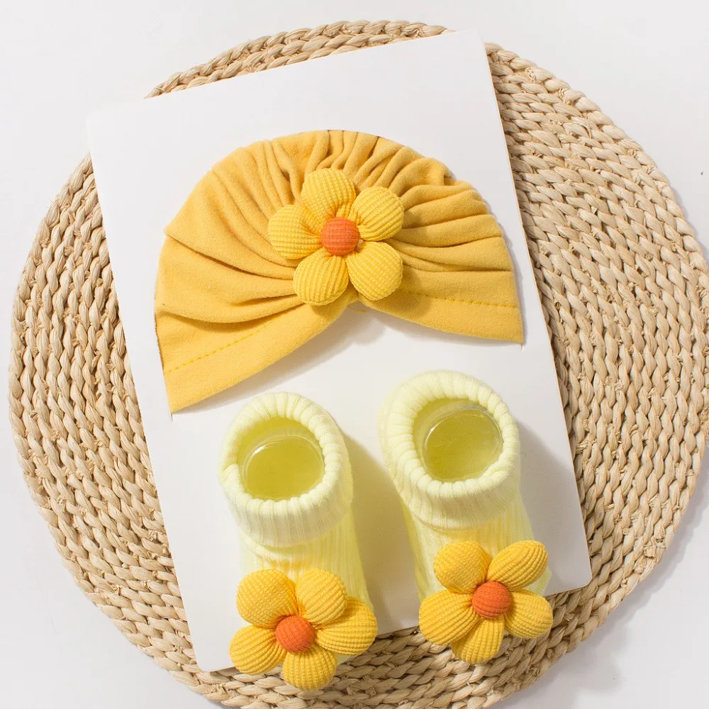 Sweet Big Flower Baby Hat Socks Set Comfortable Non-Slip Infant Socks Set Soft Knit Warm Newborn Hat with Socks 0-3 Year
Sweet Big Flower Baby Hat Socks Set Comfortable Non-Slip Infant Socks Set Soft Knit Warm Newborn Hat with Socks 0-3 Year