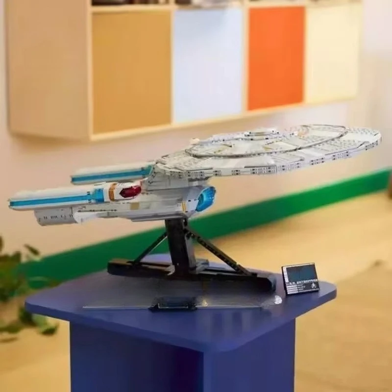 New Sta Trek: American Enterprise NCC-1701-D Building Blocks Creative Model Decoration Children's Christmas Toy Gift Set
New Sta Trek: American Enterprise NCC-1701-D Building Blocks Creative Model Decoration Children's Christmas Toy Gift Set
