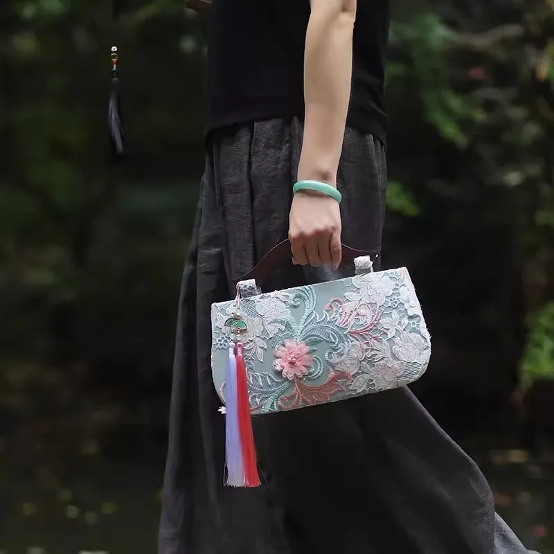 Top Handle Bags Fringe Tassel Bags NEW Lace Embroidery Flower Bag Vintage Fashion Style Bags Women's Handbags Purse
Top Handle Bags Fringe Tassel Bags NEW Lace Embroidery Flower Bag Vintage Fashion Style Bags Women's Handbags Purse