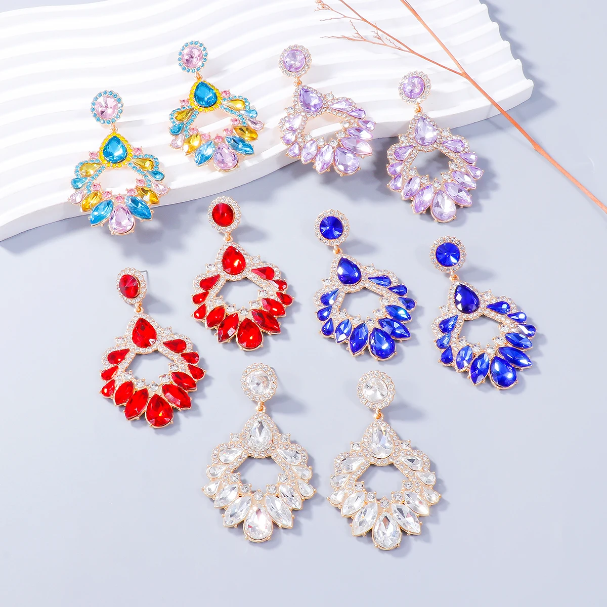 JURAN New Fashion Multicolored Geometric Drop Earrings for Women Bohemian Earrings Party Gifts Bijoux Wholesale
JURAN New Fashion Multicolored Geometric Drop Earrings for Women Bohemian Earrings Party Gifts Bijoux Wholesale