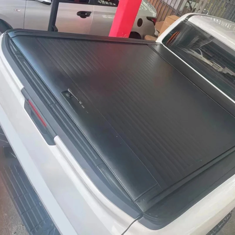 Premium Roller Shutter Rear Bed Tonneau Cover for 2023 Off-Road Pickup Trucks
Premium Roller Shutter Rear Bed Tonneau Cover for 2023 Off-Road Pickup Trucks
