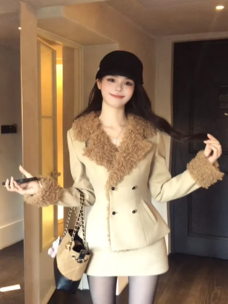 Spring Vintage Rich Girl Double Breasted Fur And Wool Blend Coat Skirt Set Fashionable Two Piece Suit for Women Luxury Style
Spring Vintage Rich Girl Double Breasted Fur And Wool Blend Coat Skirt Set Fashionable Two Piece Suit for Women Luxury Style